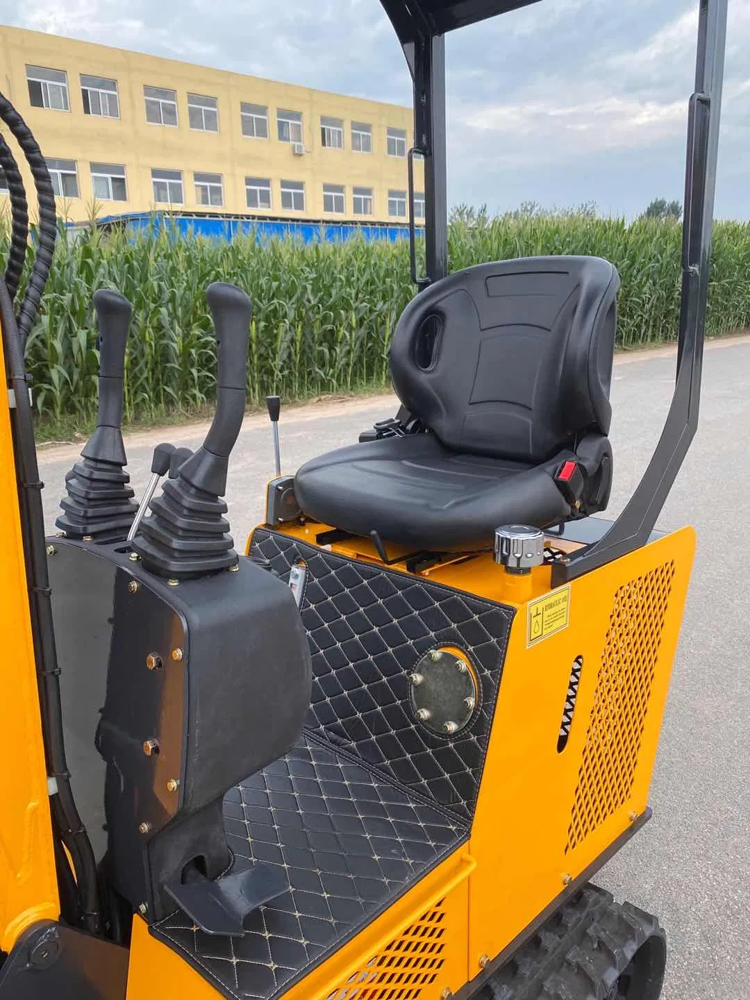 1600kg Lx16-9b Mini Crawler Excavator Cheap Price