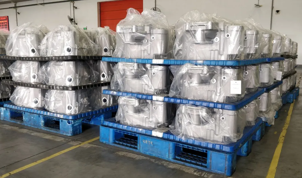 1701501-TV100 Vt2014 Heavy Truck Transmission Gearbox Rear Housing