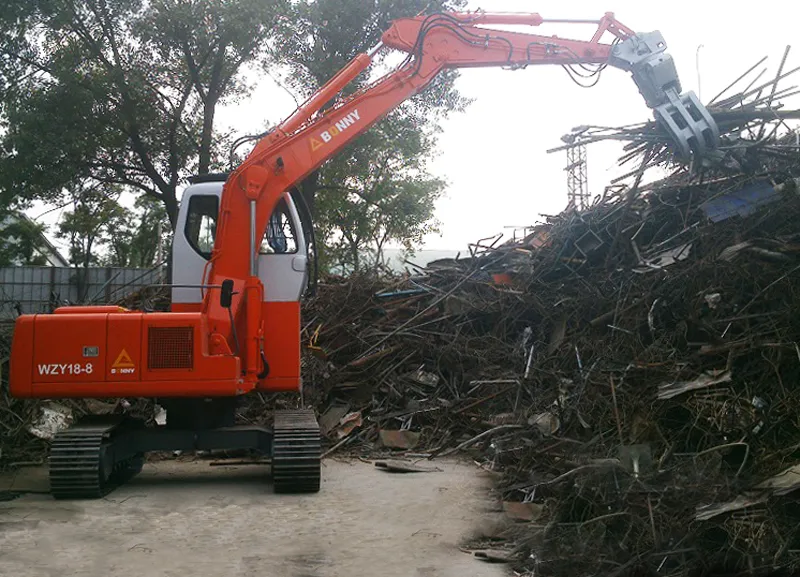 Bonny 22 Ton Hydraulic Material Handling Machine Handler on Track for Scrap and Waste Recycling