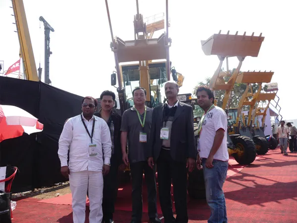 Shantui 5 Ton Capacity Large Wheel Loader L56 Construction/Engineering/Foresture/Agriculture